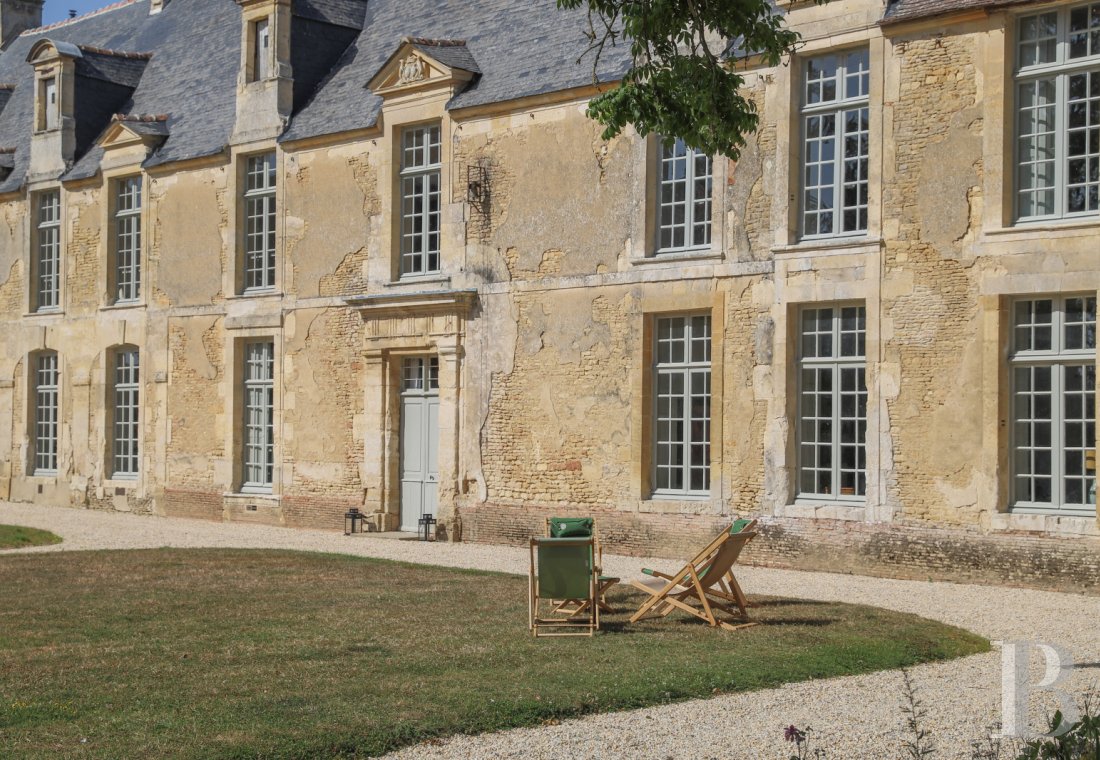 A château and its outbuildings in walled grounds to the north-east of Falaise, in Calvados - photo  n°38